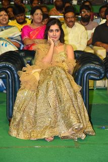 Rashi Khanna feet photo thumbnail