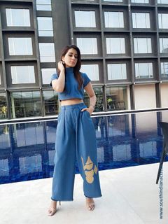 Rashi Khanna feet photo thumbnail