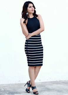 Rashi Khanna feet photo thumbnail