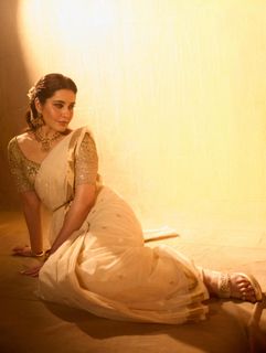 Rashi Khanna feet photo 10
