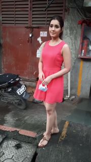 Rashi Khanna feet photo 7