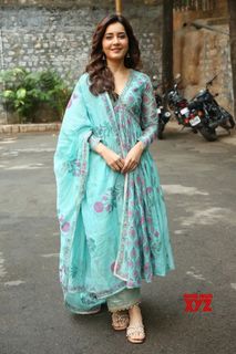 Rashi Khanna feet photo 2