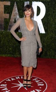 Rashida Jones feet photo thumbnail
