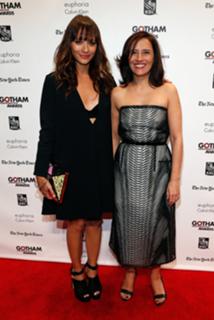 Rashida Jones feet photo thumbnail