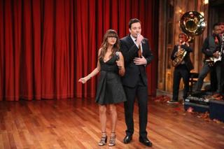 Rashida Jones feet photo thumbnail