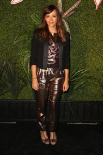 Rashida Jones feet photo thumbnail