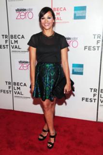Rashida Jones feet photo thumbnail