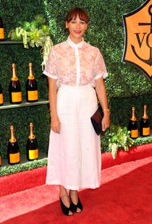 Rashida Jones feet photo thumbnail
