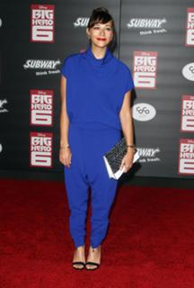 Rashida Jones feet photo thumbnail
