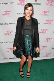 Rashida Jones feet photo thumbnail
