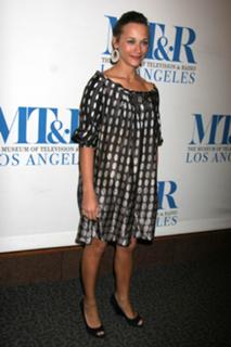 Rashida Jones feet photo thumbnail