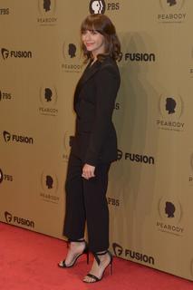 Rashida Jones feet photo thumbnail