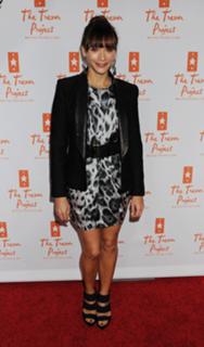 Rashida Jones feet photo thumbnail
