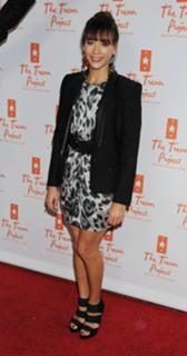 Rashida Jones feet photo thumbnail