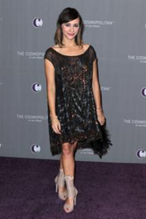Rashida Jones feet photo thumbnail