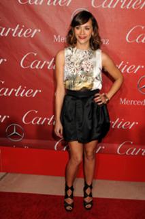 Rashida Jones feet photo thumbnail