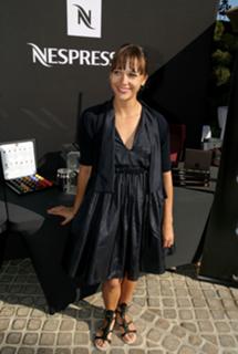Rashida Jones feet photo thumbnail