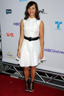 Rashida Jones feet photo thumbnail