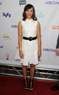 Rashida Jones feet photo thumbnail