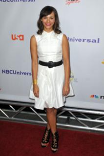 Rashida Jones feet photo thumbnail