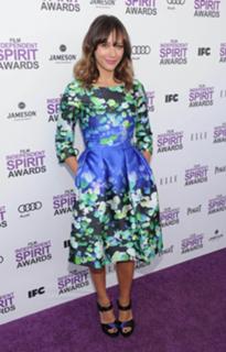 Rashida Jones feet photo thumbnail