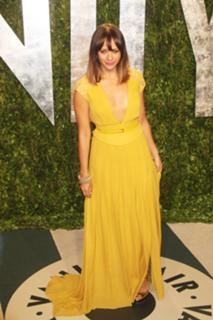 Rashida Jones feet photo thumbnail