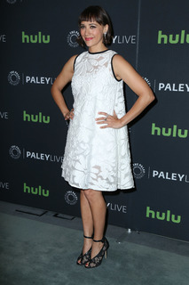 Rashida Jones feet photo thumbnail