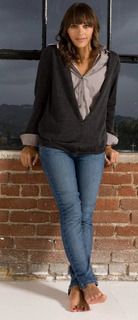 Rashida Jones feet photo thumbnail