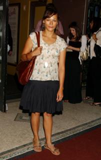 Rashida Jones feet photo thumbnail