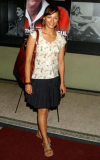 Rashida Jones feet photo thumbnail