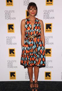 Rashida Jones feet photo thumbnail