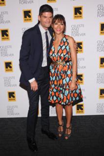 Rashida Jones feet photo thumbnail