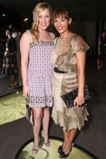 Rashida Jones feet photo thumbnail