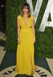Rashida Jones feet photo thumbnail