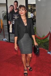 Rashida Jones feet photo thumbnail