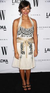 Rashida Jones feet photo thumbnail