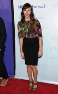 Rashida Jones feet photo thumbnail