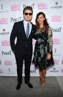 Rashida Jones feet photo thumbnail