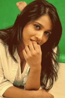 Rashmi Gautam feet photo 16