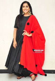 Rashmi Gautam feet photo 6