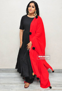Rashmi Gautam feet photo 5