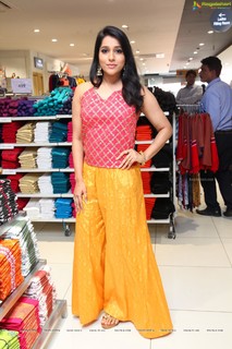 Rashmi Gautam feet photo 20