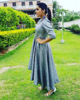Rashmi Gautam feet photo 11