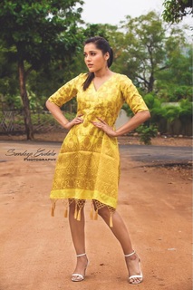 Rashmi Gautam feet photo 10