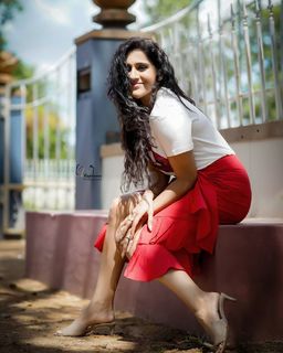 Rashmi Gautam feet photo 2