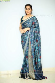 Rashmi Gautam feet photo 14