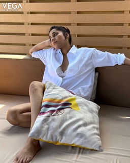 Rashmi Gautam feet photo 13