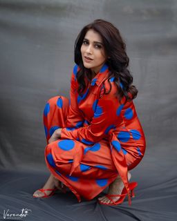 Rashmi Gautam feet photo 6