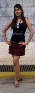 Rashmi Gautam feet photo 4