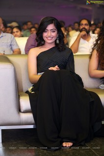 Rashmika Mandanna feet photo thumbnail